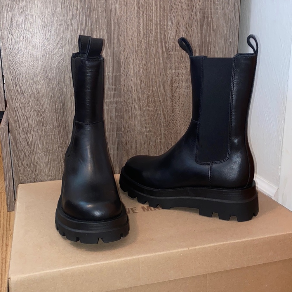 STEVE MADDEN EXPLORER BOOTS